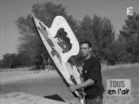 Le fer à repasser dans les mains de Laurent