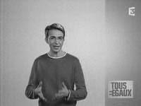 presentateur de l'emission "tous égaux"
